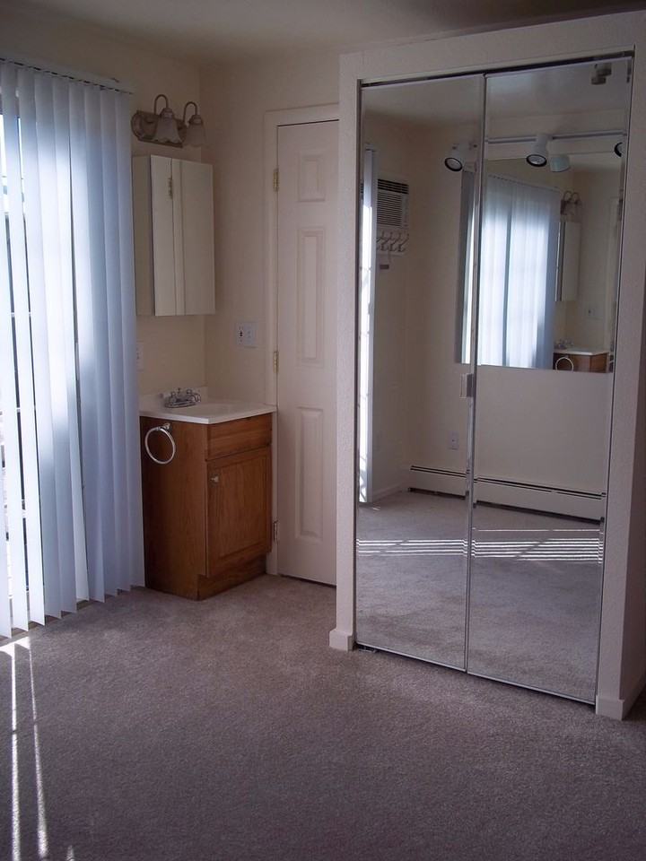 640-680 640-680 S. Lashley Ln. - 680-112 b - Photo 2 of 9