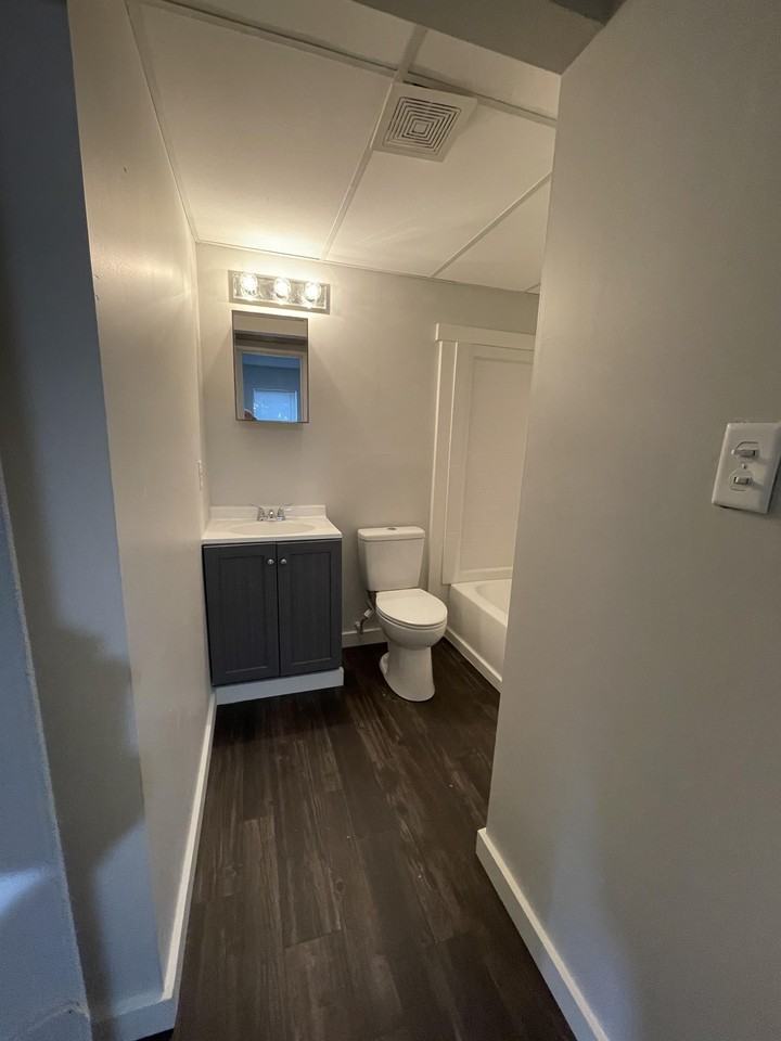 512 Crittenden Street - Photo 4 of 5