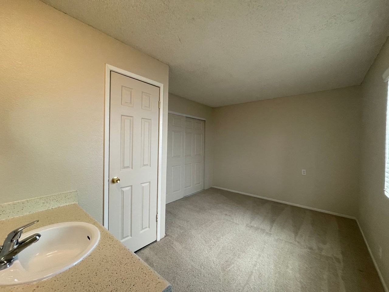 06 1616, E Street - 06 #06 - Photo 4 of 8