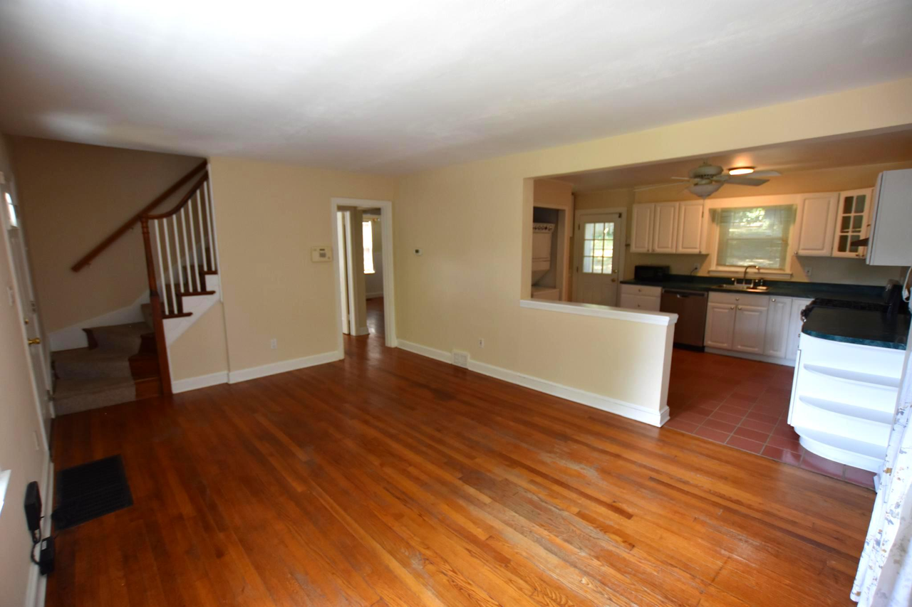 10626 S Dunmoor Dr - Photo 3 of 21