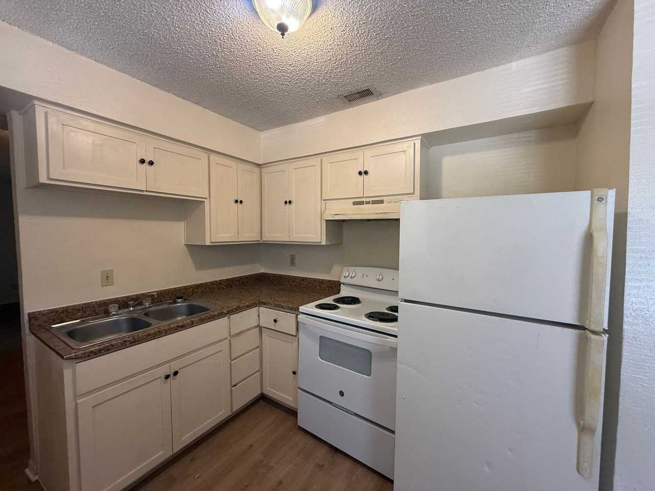 3109 Atkinson Ave - Photo 5 of 20