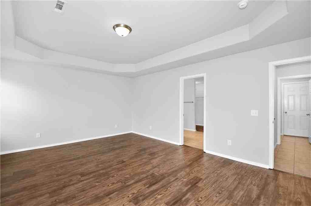 1240 Lariat Dr - Photo 3 of 25