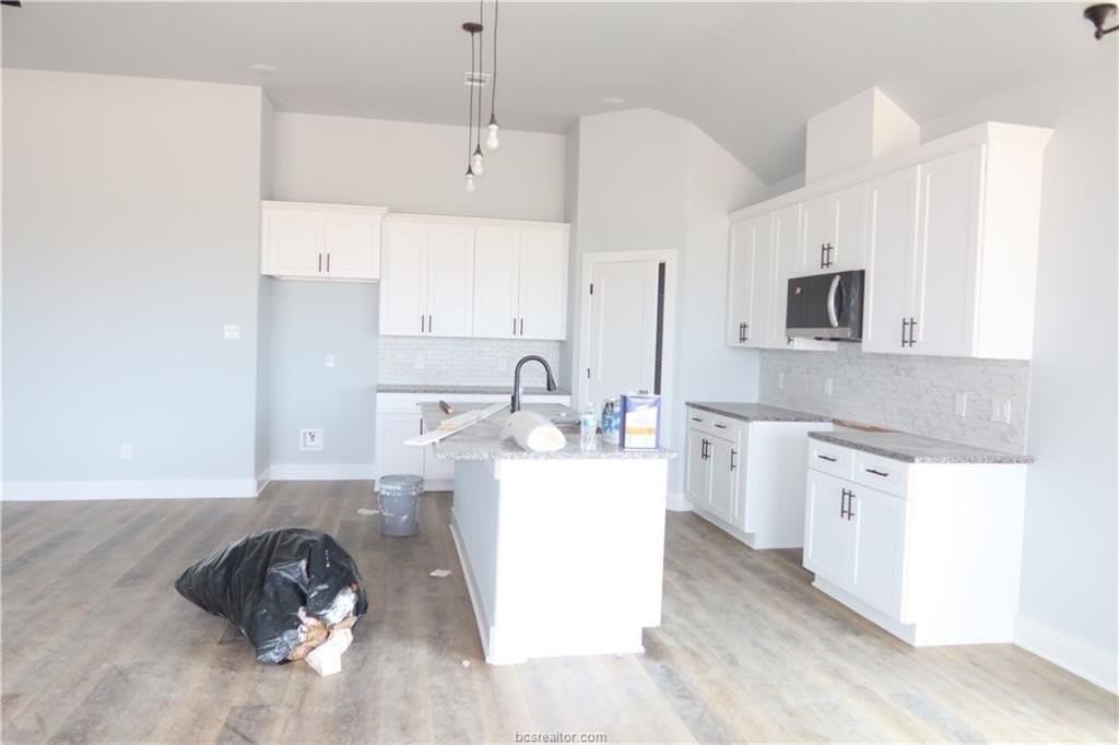 1967 Cambria Dr - Photo 4 of 20