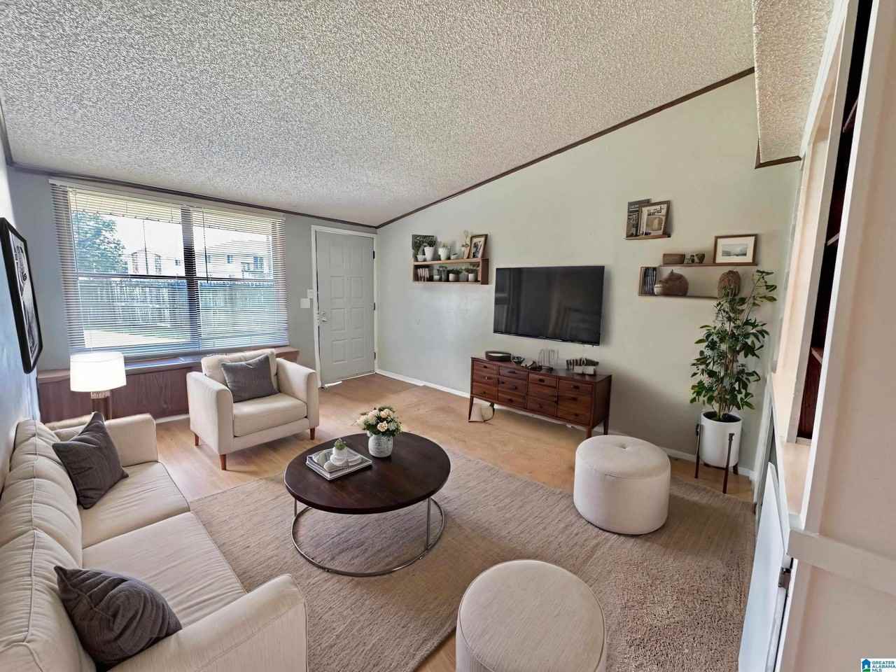 1700 Greenbrier Dear Rd