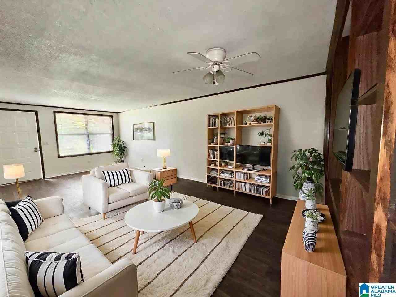 1700 Greenbrier Dear Rd