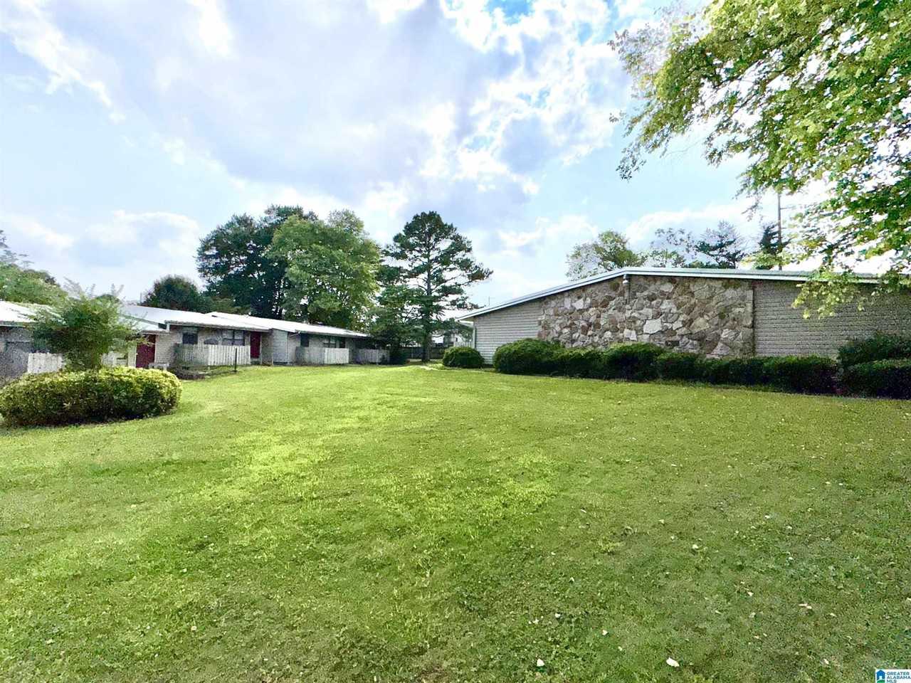 1700 Greenbrier Dear Rd - Photo 5 of 18