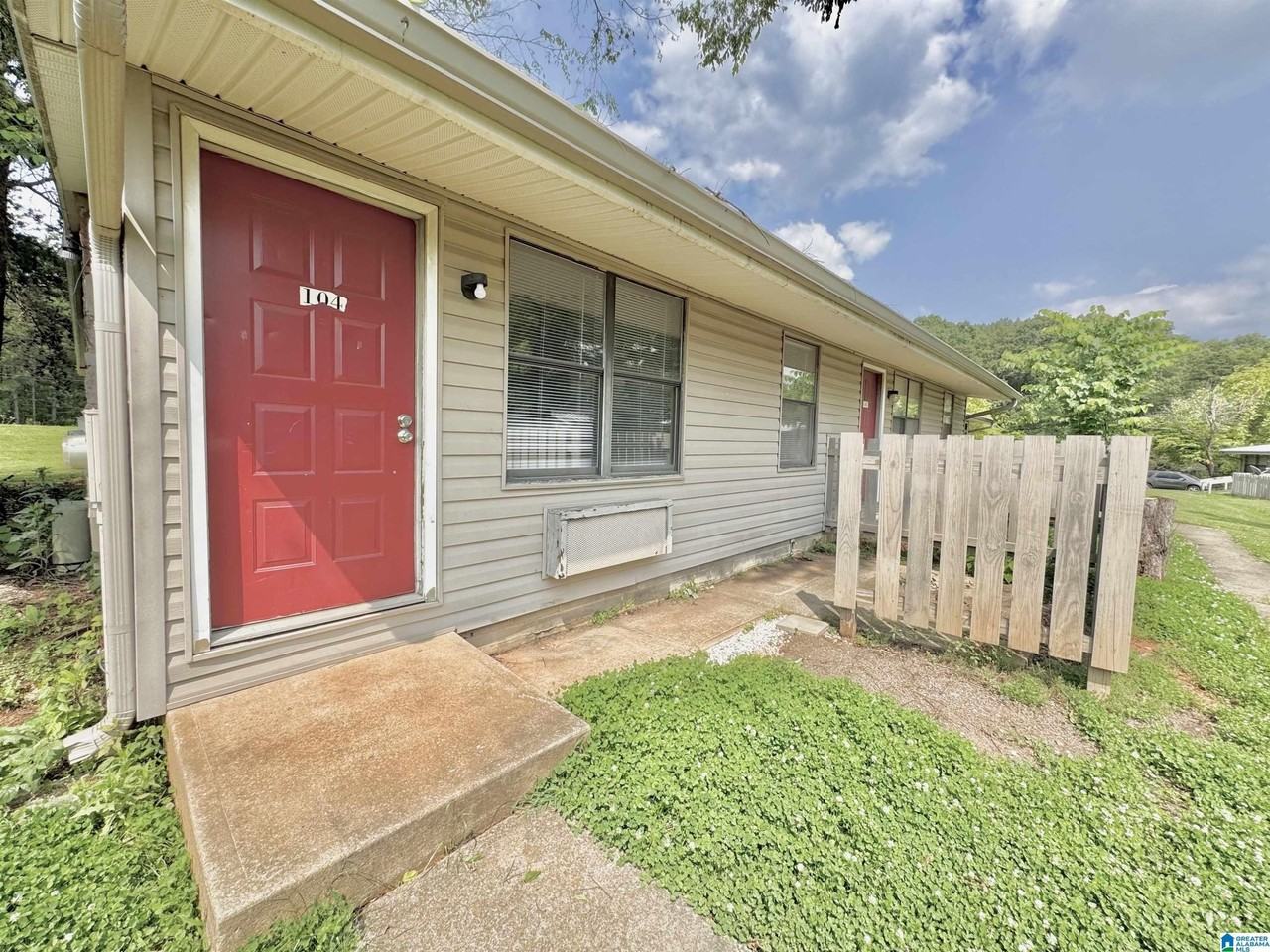 1700 Greenbrier Dear Rd - Photo 2 of 18