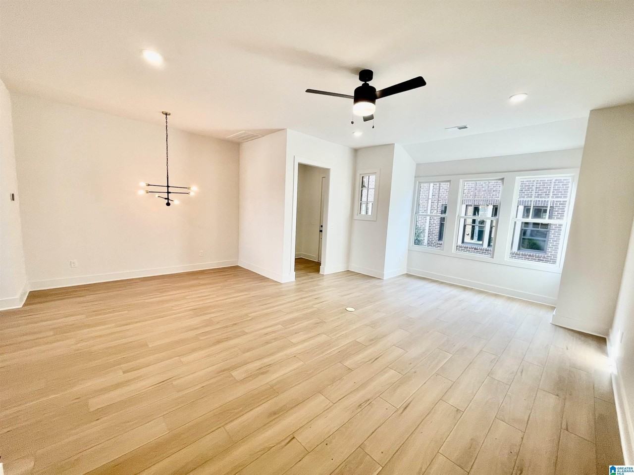 1782 Deverell Ln - Photo 4 of 24