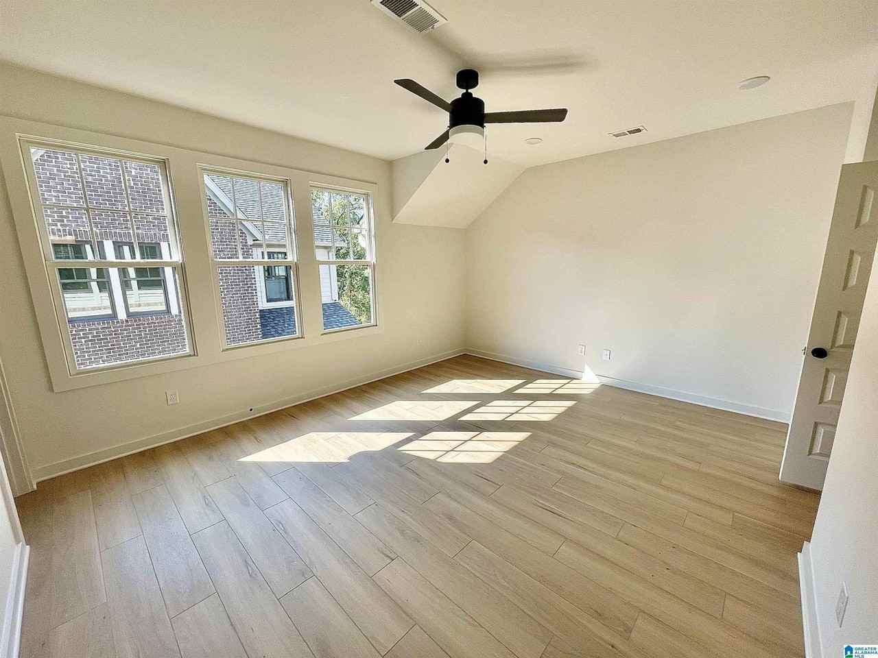 1782 Deverell Ln - Photo 5 of 24