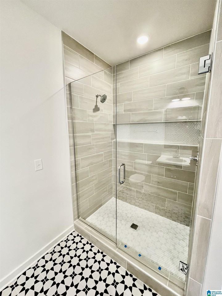 1782 Deverell Ln - Photo 7 of 24