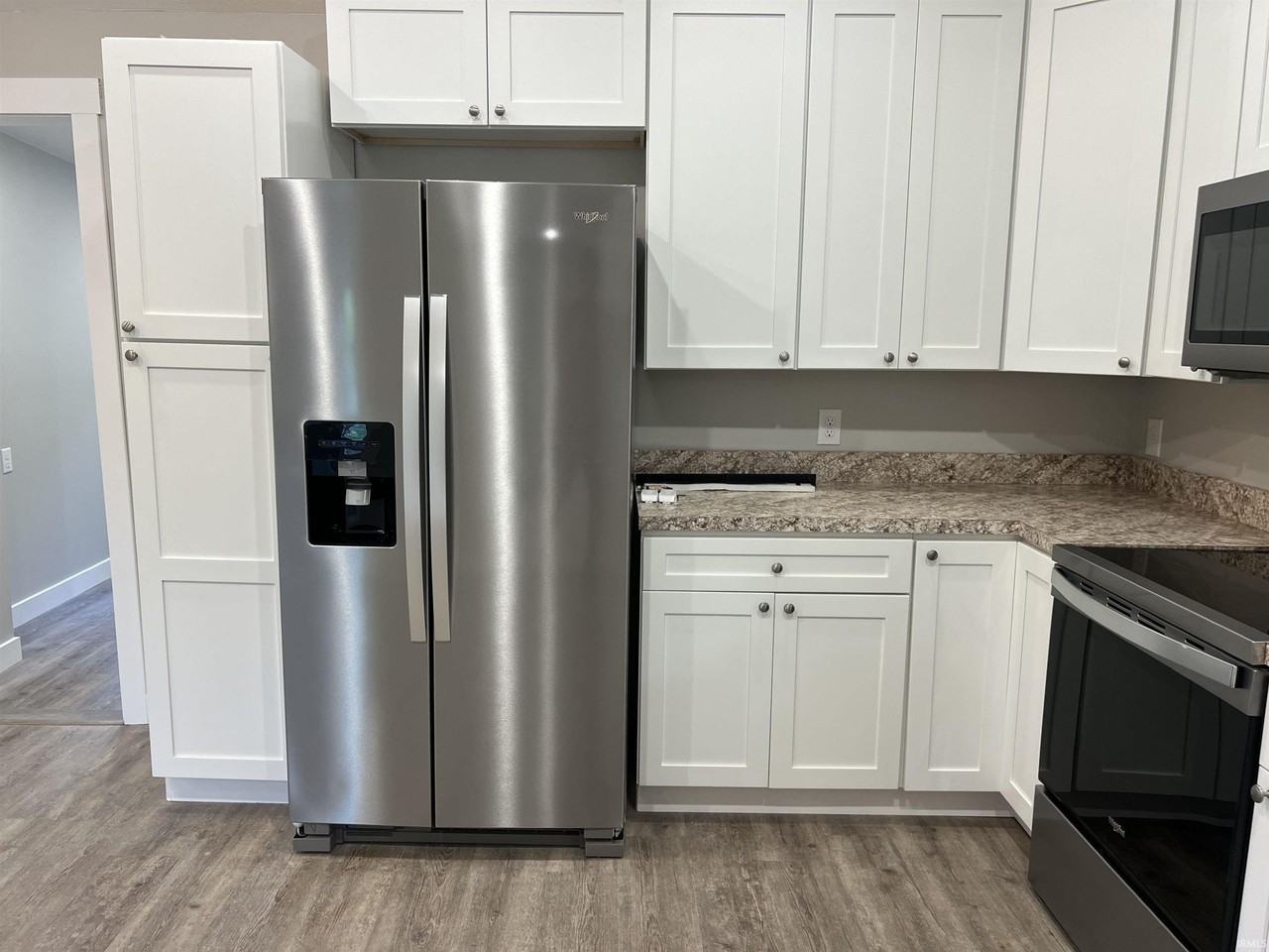 328 Freeman Rd - Photo 5 of 33