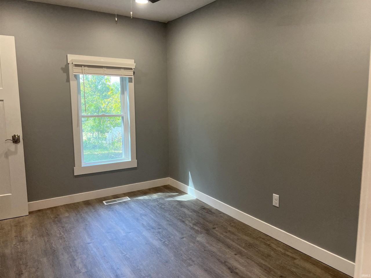 328 Freeman Rd - Photo 7 of 33