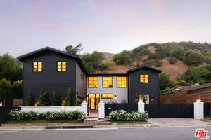 featured image of 1937 N Beverly Dr