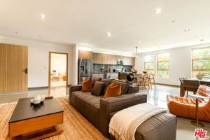 featured image of 547 N Sweetzer Ave #203