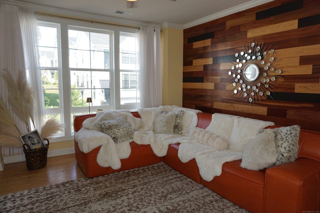 127 Brentwood Circle #127 - Photo 3 of 23