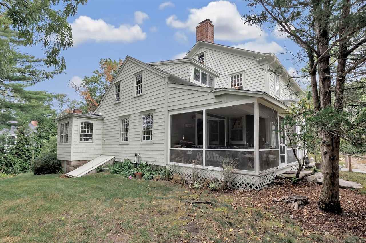 160 Hillspoint Rd - Photo 3 of 40