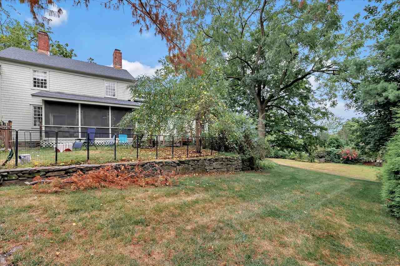 160 Hillspoint Rd - Photo 6 of 40