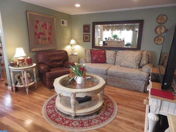 235 Grant Ave - Photo 2 of 19