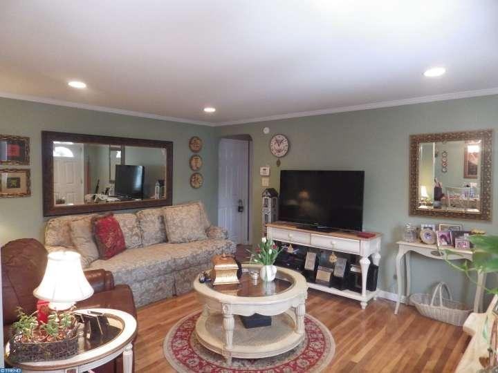 235 Grant Ave - Photo 3 of 19