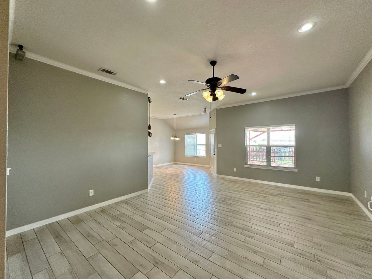 2502 Gail Dr - Photo 2 of 42