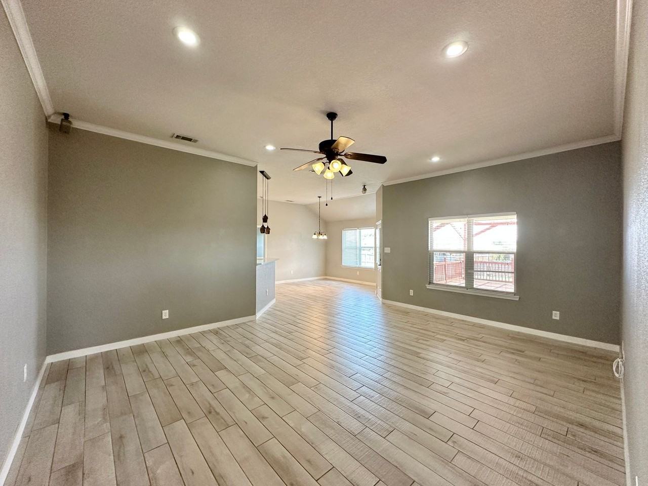 2502 Gail Dr - Photo 3 of 42