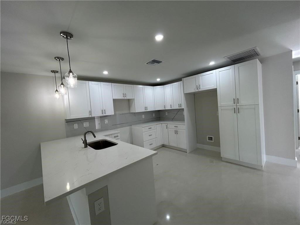 405 Chalet Ave S - Photo 2 of 11