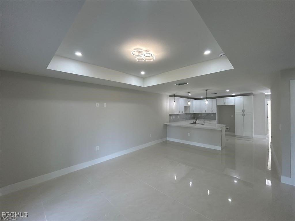 405 Chalet Ave S - Photo 3 of 11