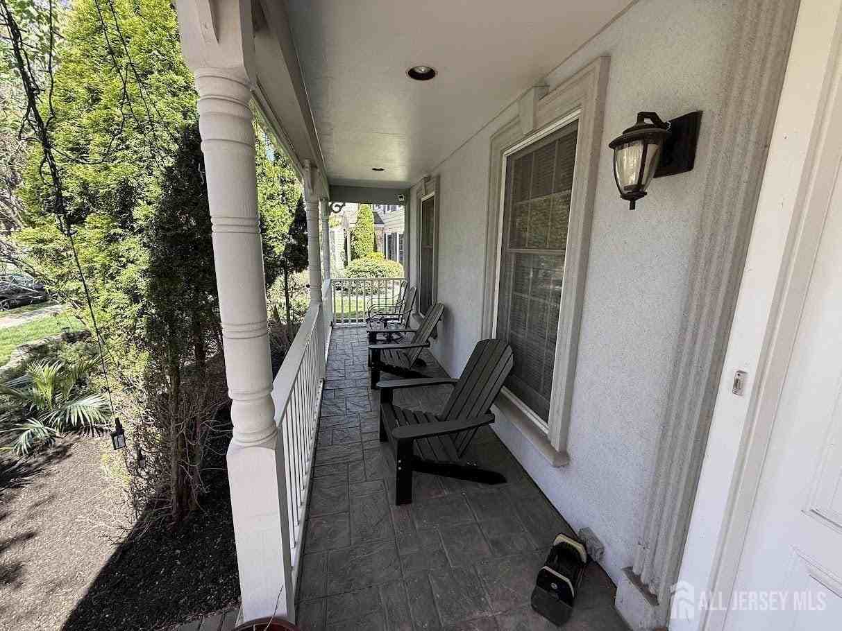 21 Crestview Drive - Photo 3 of 24