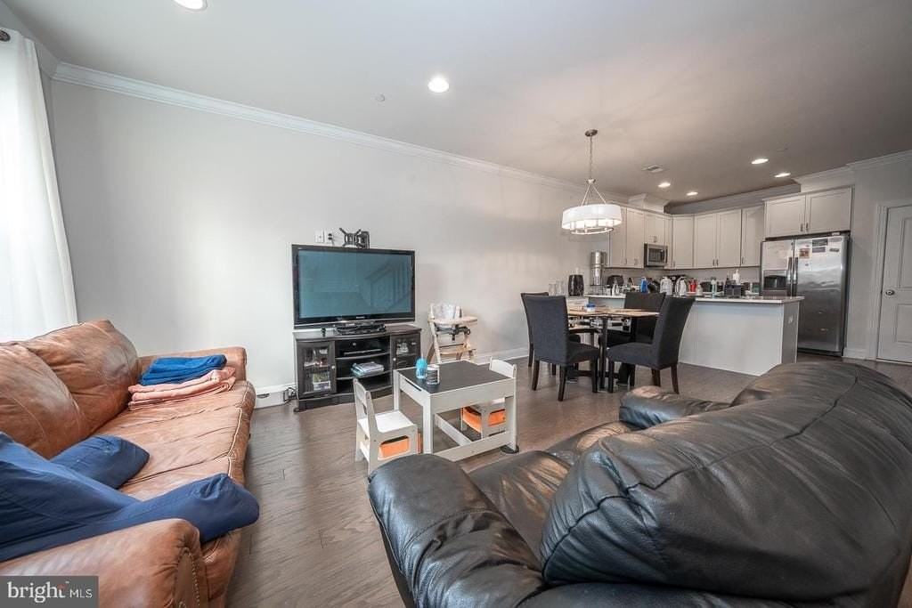 220 Charles Ellis Dr - Photo 7 of 39