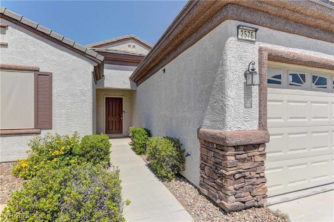 2576 Chasma Dr - Photo 3 of 23