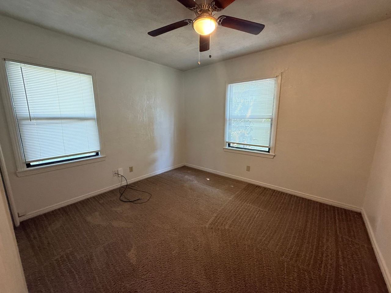 1301 E Avenue H - Photo 6 of 16