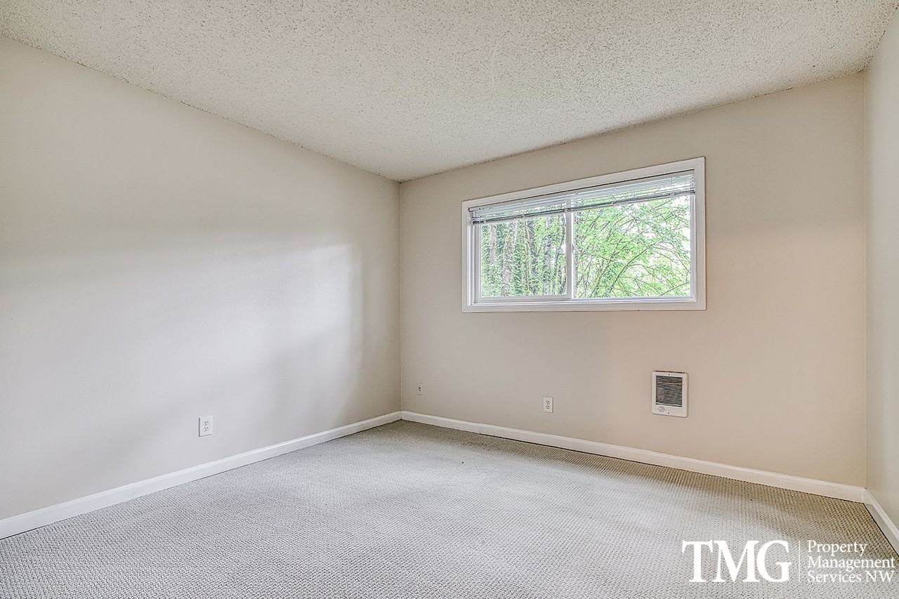 Montclair Apartments - Photo 4 of 17