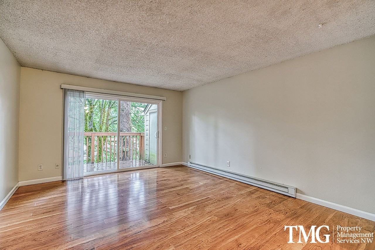 Montclair Apartments - Photo 5 of 17