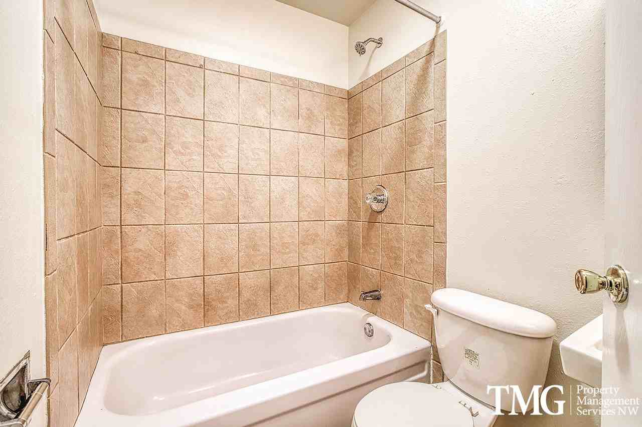 Montclair Apartments - Photo 7 of 17