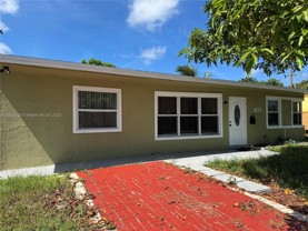 1611 Ne 32nd Pl - Photo 1 of 1