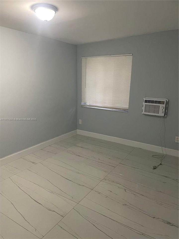 2785 Nw 59th St #2 - Photo 4 of 5