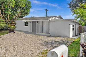 featured image of 4328 Sw 49th Ct