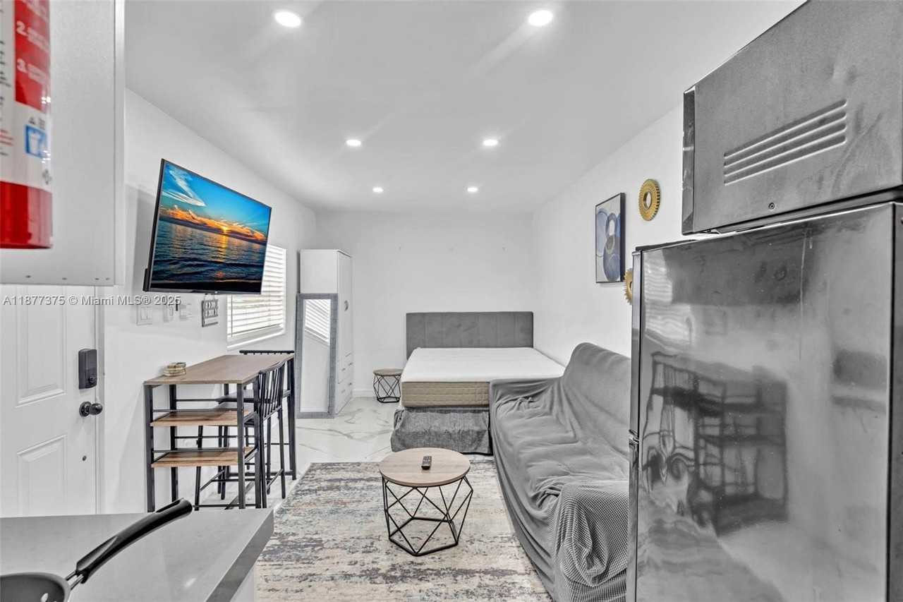 4328 Southwest 49th Court #2 - Photo 4 of 12