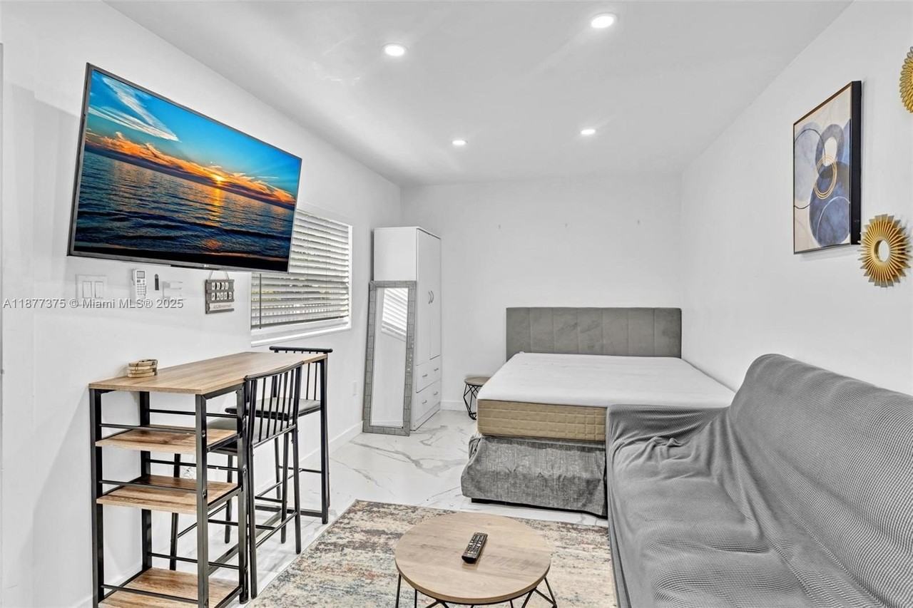 4328 Southwest 49th Court #2 - Photo 5 of 12