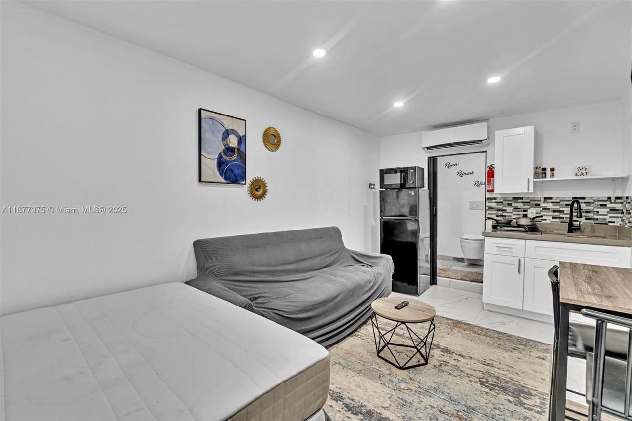 4328 Southwest 49th Court #2 - Photo 6 of 12