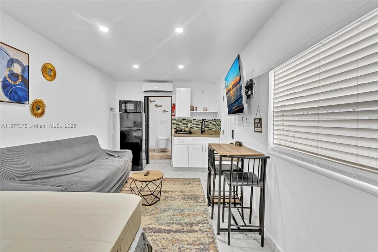 4328 Southwest 49th Court #2 - Photo 7 of 12