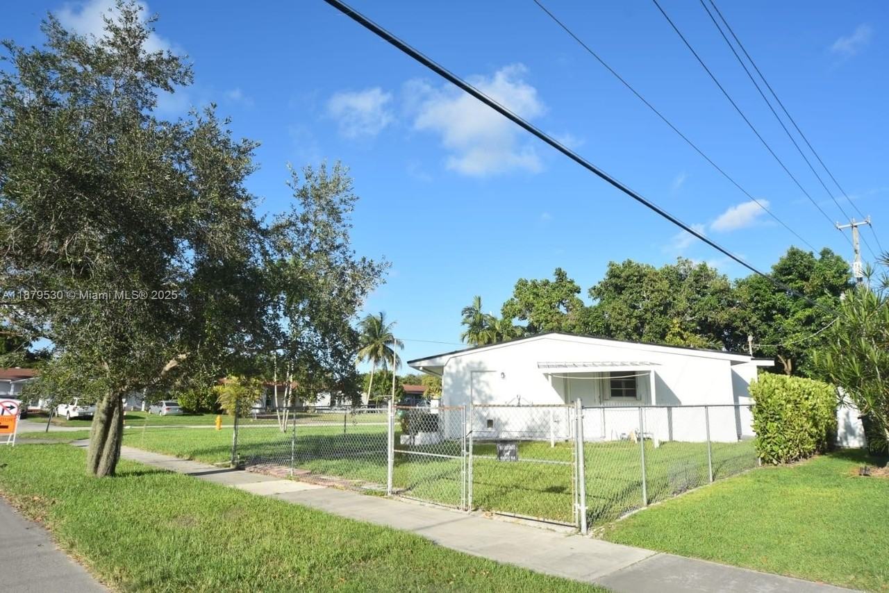 18601 Sw 97th Ct #18601 - Photo 6 of 42