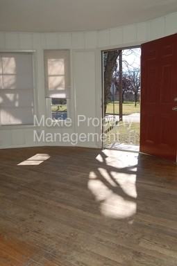 2327 McLemore Ave - Photo 2 of 10
