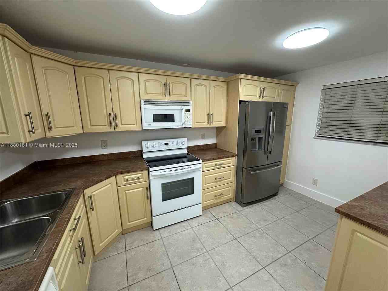 2761 Sw 58th Mnr #2761 - Photo 4 of 27