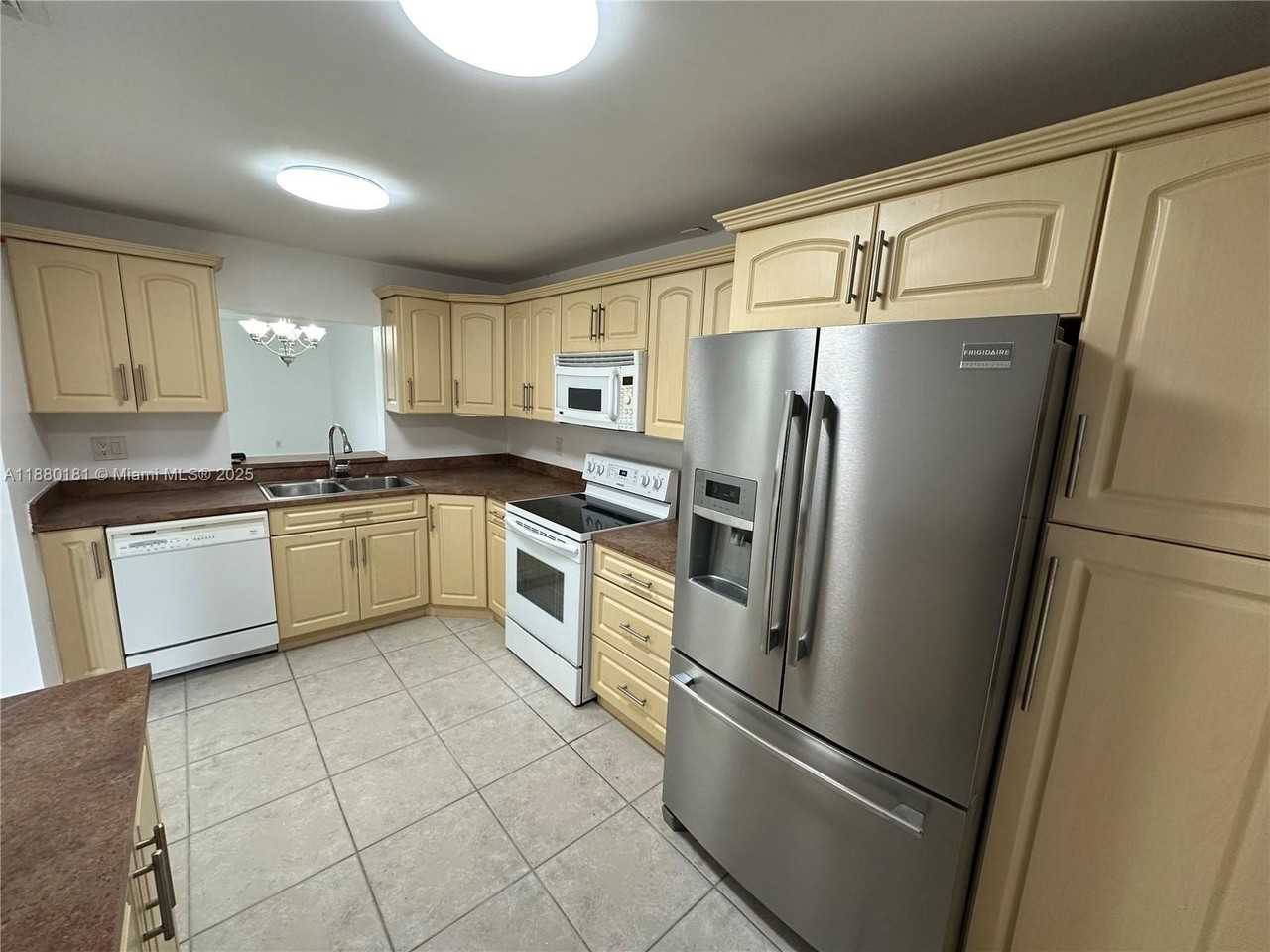 2761 Sw 58th Mnr #2761 - Photo 5 of 27