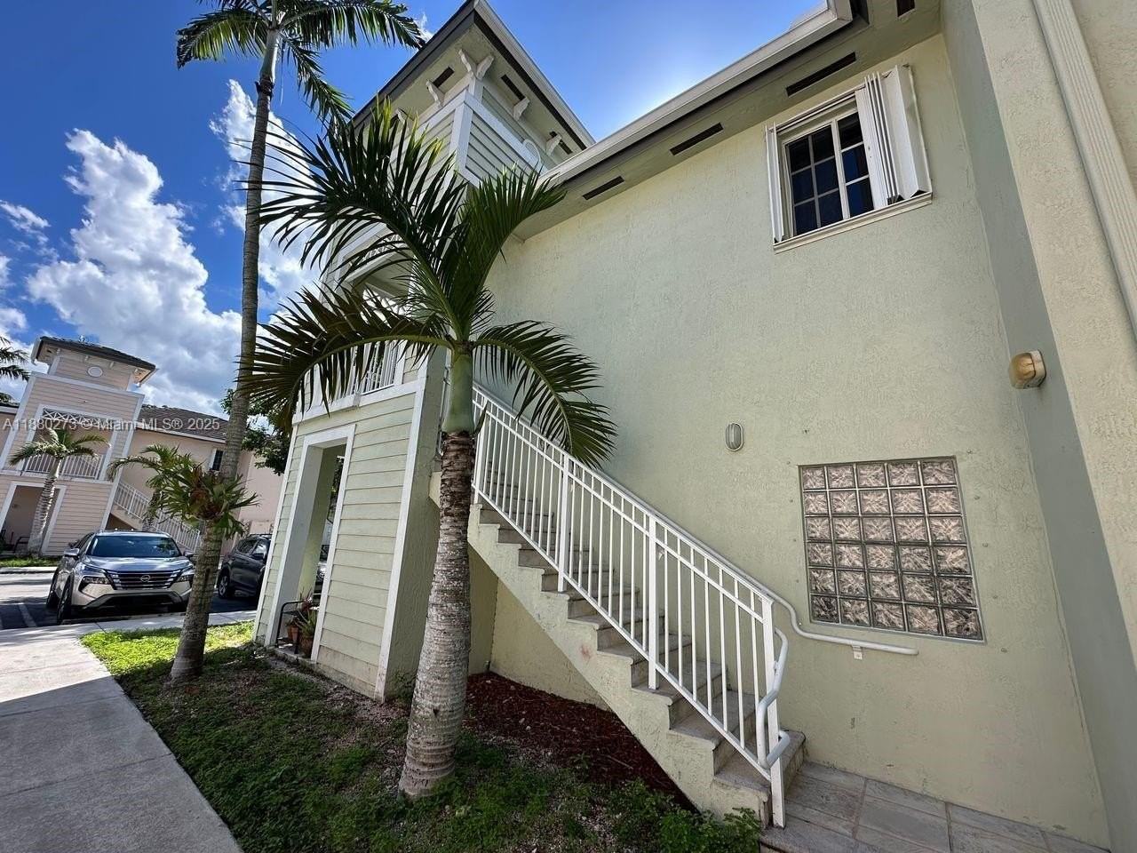 2641 Ne 4th St #204 - Photo 2 of 26