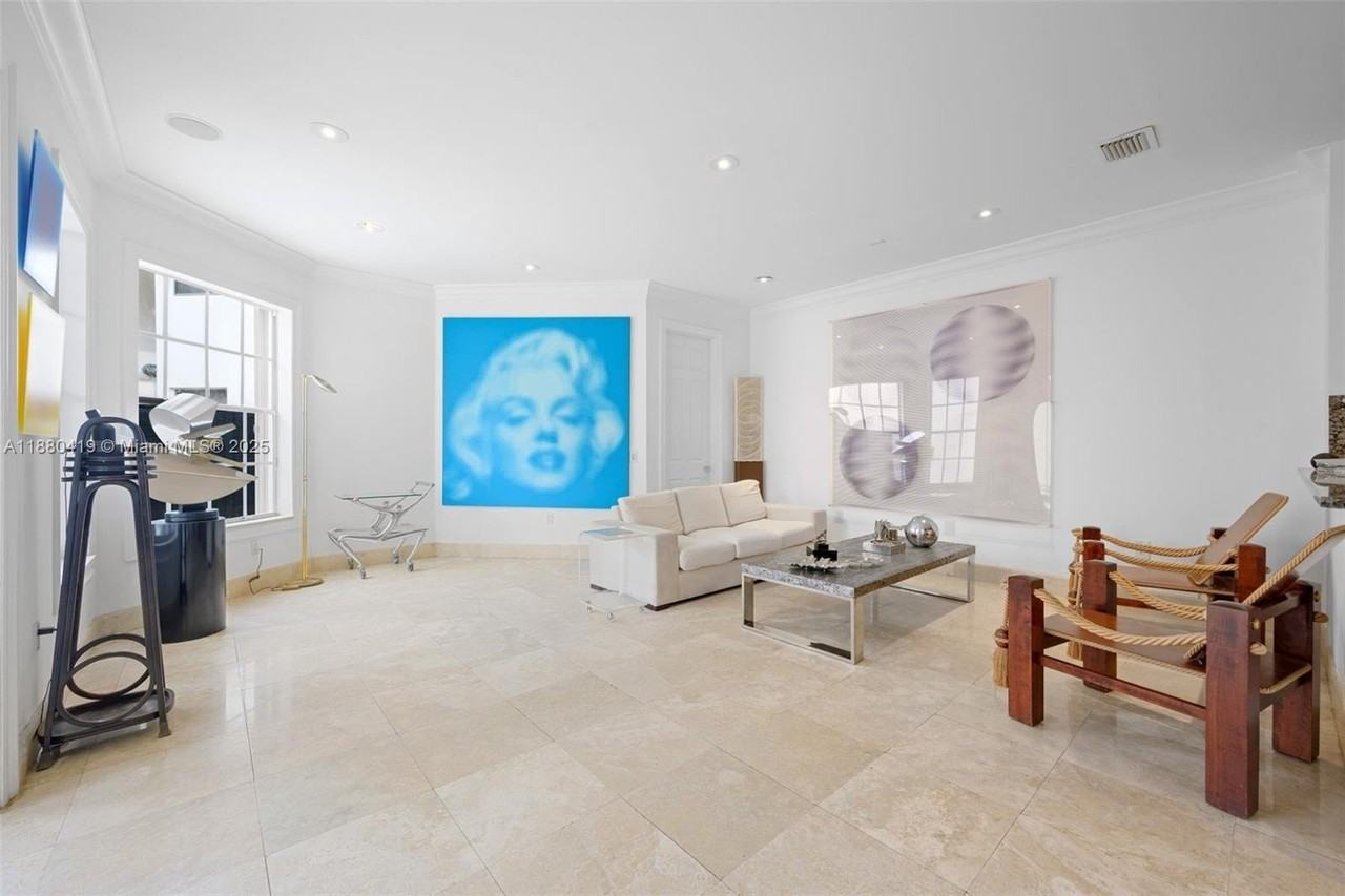 19460 39th Ct #19460 - Photo 6 of 26