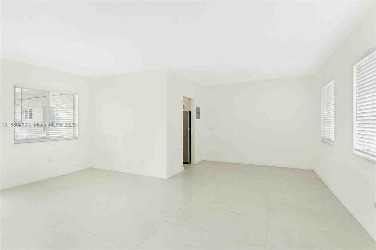 6930 Rue Versailles #24 - Photo 3 of 16