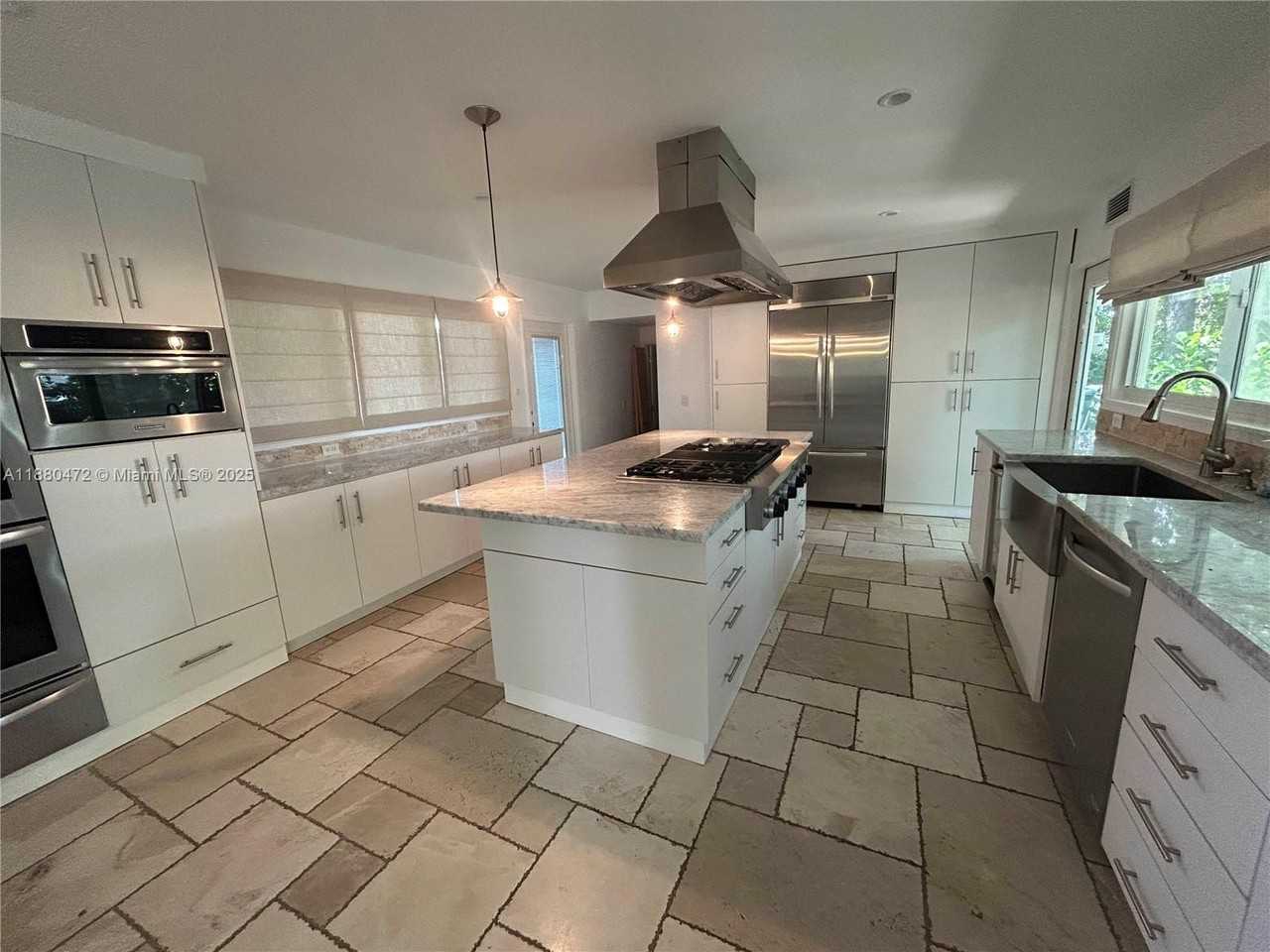 6395 Sw 42nd Ter #1 - Photo 5 of 22