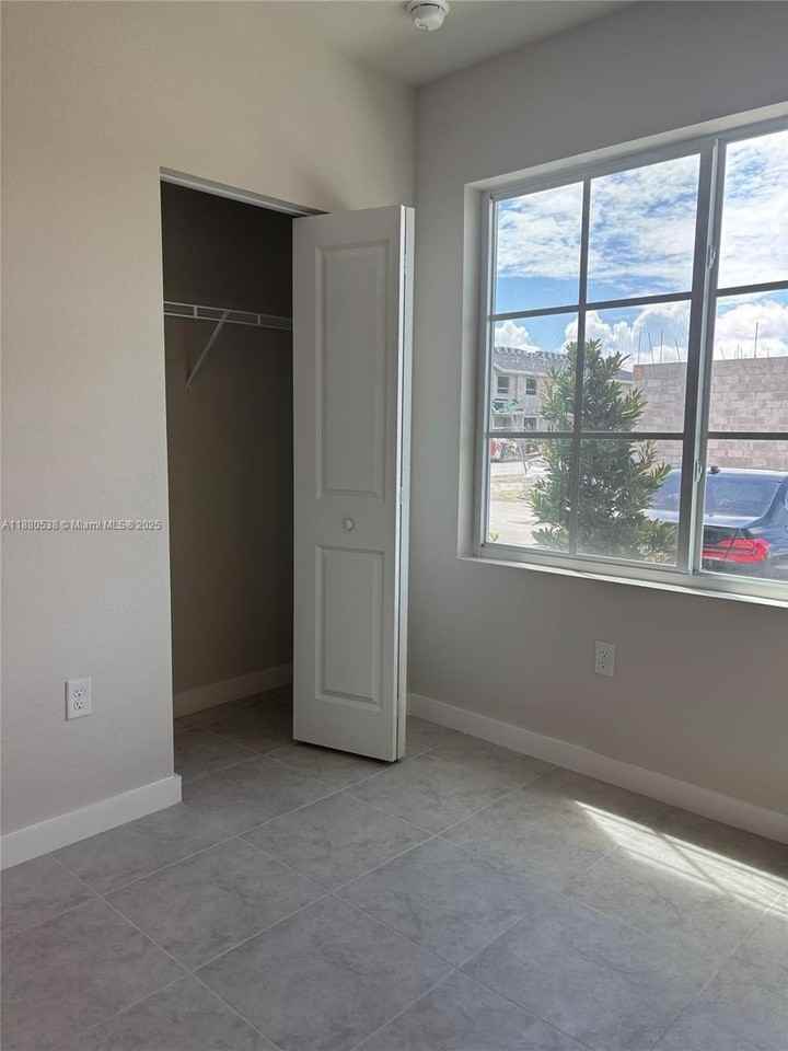 1022 West Davis Parkway - Photo 6 of 22